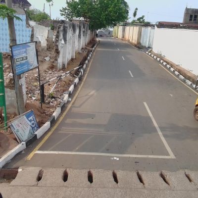 Reconstruction and asphalting of Ihewuishi/Ukwa Street Road (850m) – 100% Completed